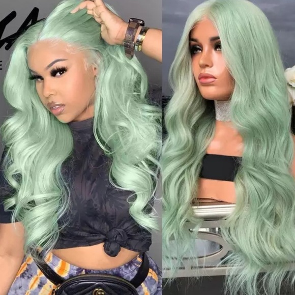 22” Light Green Body WavyLace Front Wig NEW